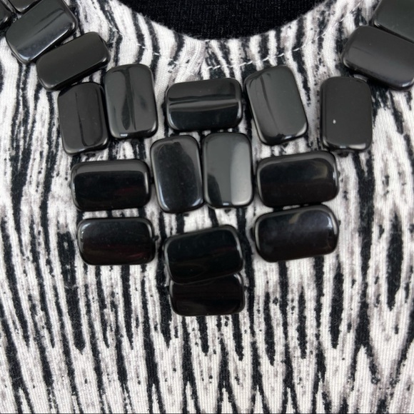 Chico’s Elastic waist black white short sleeve top - Picture 4 of 11